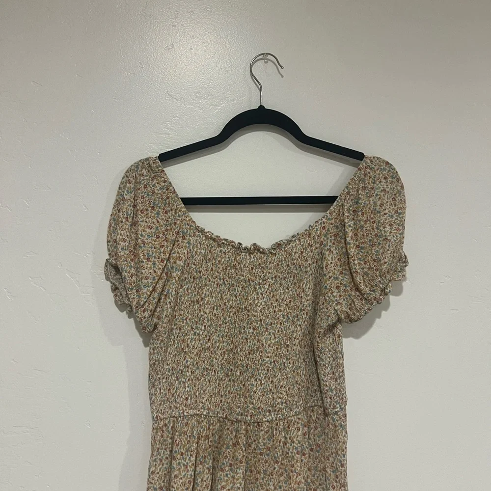 Floral short sleeve ruffle top - Picture 2 of 5